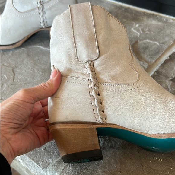 Women's White Leather Western Boots - Picture 3 of 5